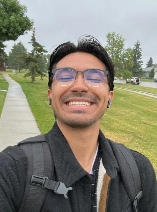 Retrato de Kevin Valdez, ingeniero de software y experto en Shopify